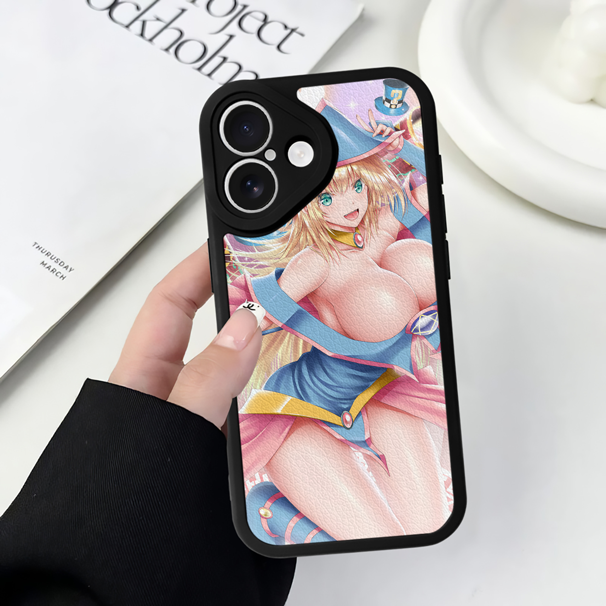 （画像用） 遊☆戯☆王 Yu-Gi-Oh! 【iPhone 16シリーズ対応】シリコンスマホケース（レザー調） 材質：シリコン